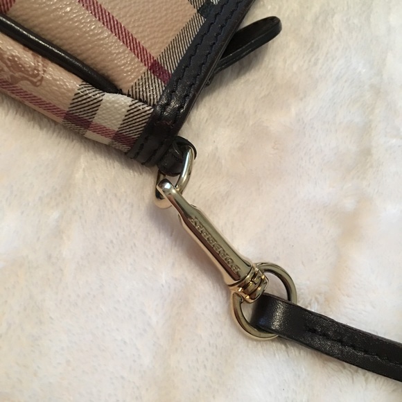 ❗️S O L D ❗️Burberry Handbag - Picture 7 of 8